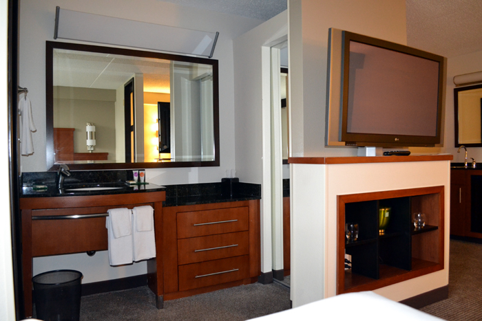 hyatt-place-cleveland-independence-bed-view